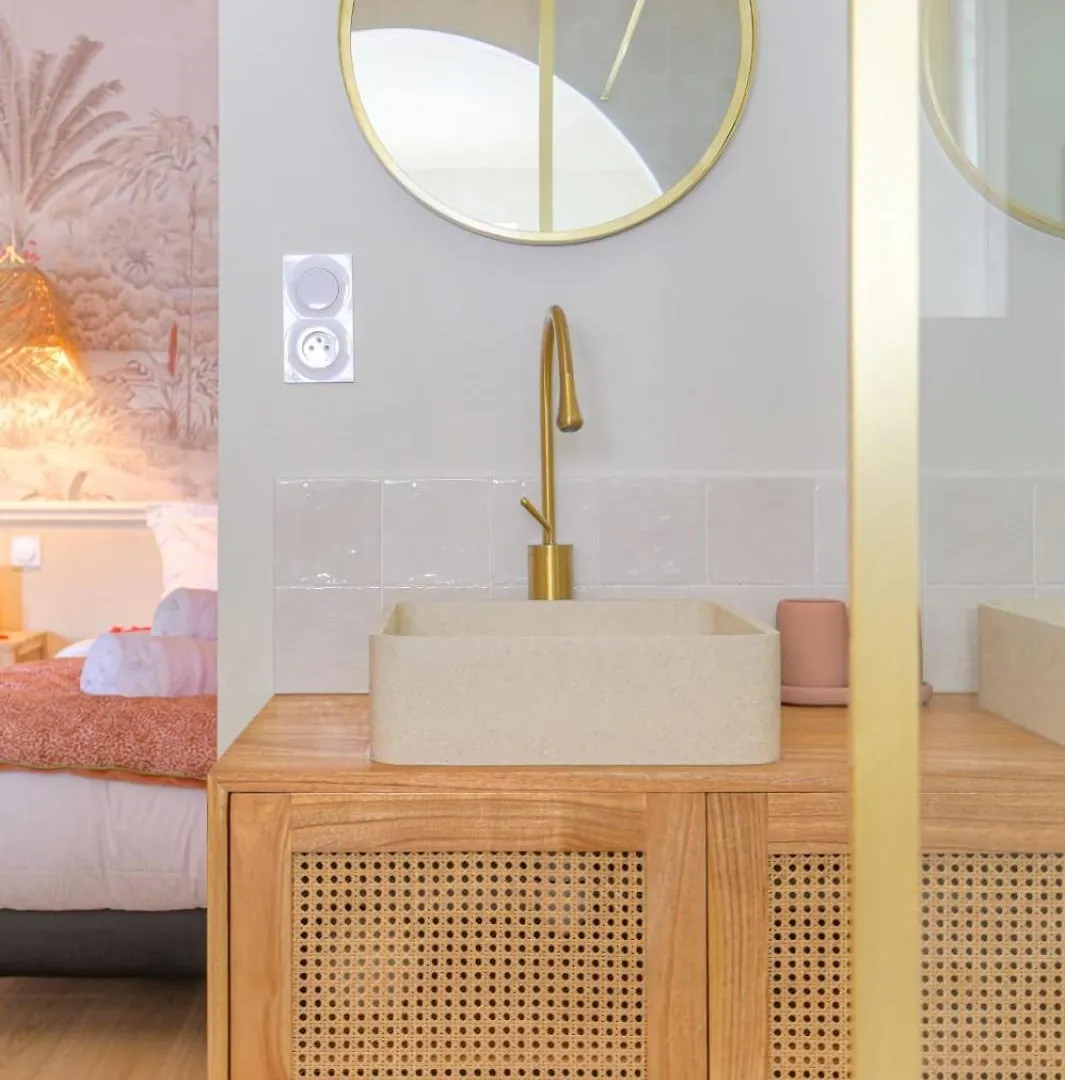 アパート Suite Romantique Et Charmante Parking ビユールバンヌ フランス